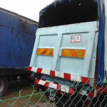 tailgate-lorry-image