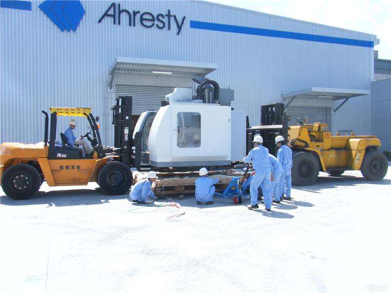 heavy-machinery-moving